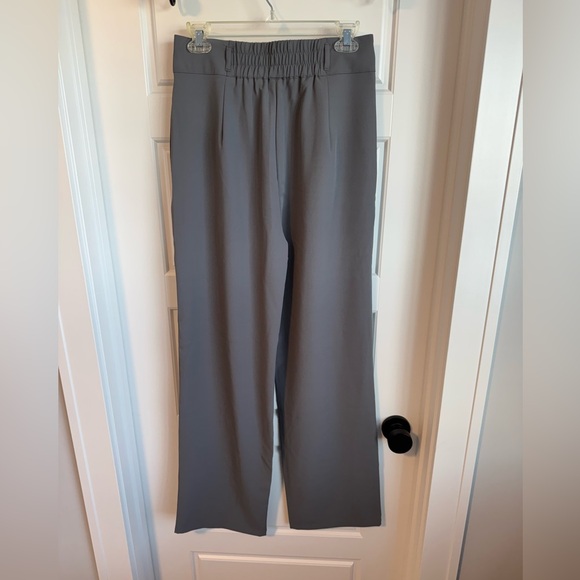 New Halara gray pants in small tall! - Picture 2 of 3